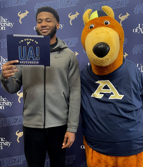 Student athletes and musicians who attended a college tour at UA