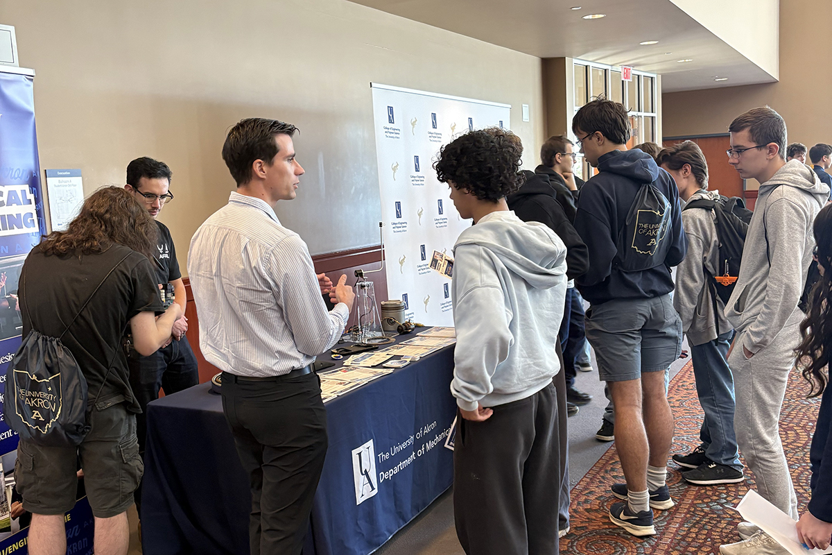 engineering-professions-visit-day-gives-high-school-students-hands-on-look-at-engineering