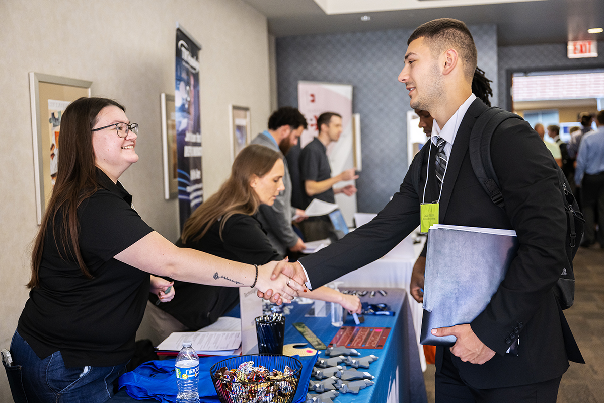 connecting-classroom-learning-with-career-opportunities-at-ua-s-fall-co-op-career-fair